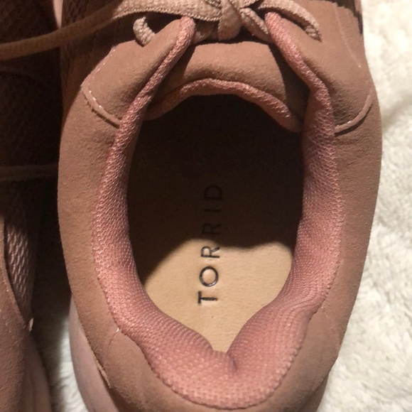 Shoes - Picture 4 of 4